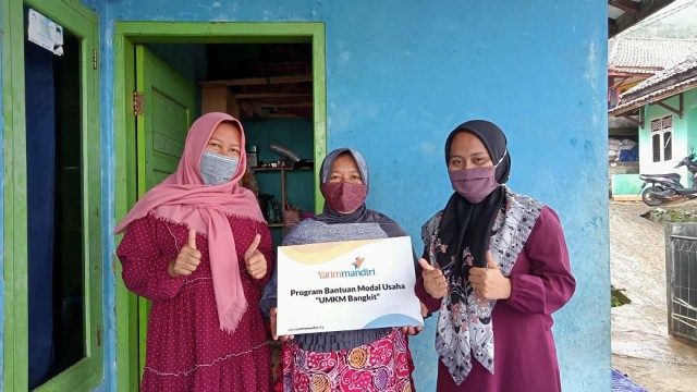 Yatim Mandiri berikan pendampingan dan salurkan modal usaha kepada bunda yatim & dhuafa yang tergabung dalam Komunita BISA (Bunda Yatim Sejahtera) di Pandeglang Banten.