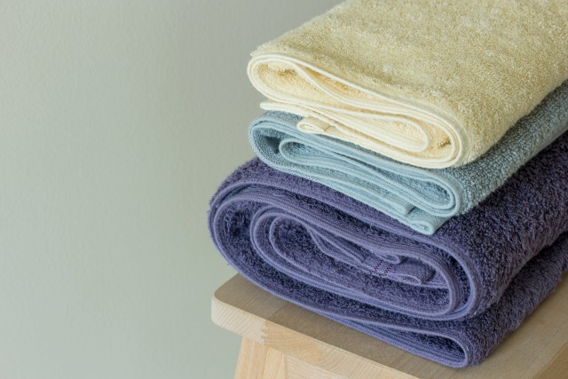 5 Cara Membersihkan Karpet di Rumah, Mudah & Praktis Tanpa Mesin Cuci (200468)