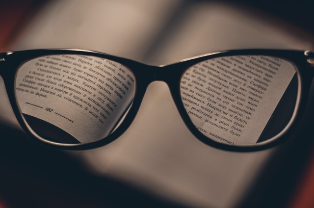 Ilustrasi mencari arti kata foto source unsplash