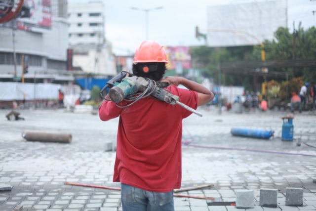 Foto: Konstruksi Paving Andesit Kayutangan Heritage Lulus Uji Coba (12840)