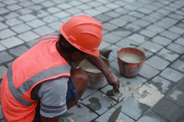 Foto: Konstruksi Paving Andesit Kayutangan Heritage Lulus Uji Coba (12845)