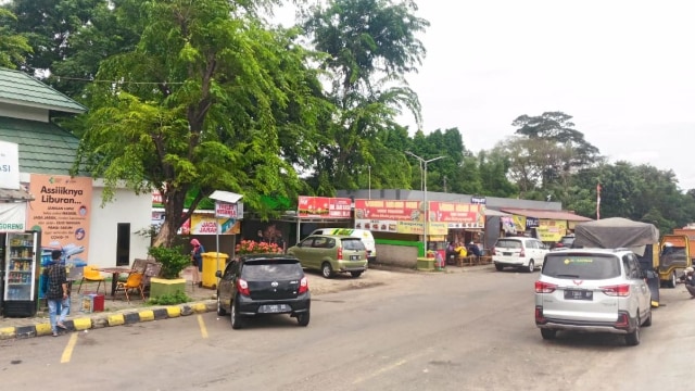 Suasana Rest Area KM 50 Tol Jakarta-Cikampek yang akan ditutup Jasa Marga. Foto: Dok. Jasa Marga