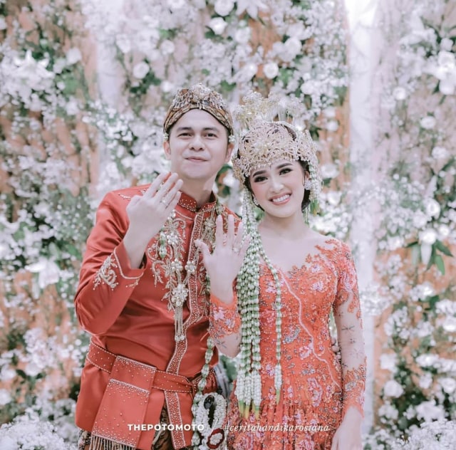 Handika Pratama menikah dengan Rosiana Dewi. Foto: Instagram @thepotomoto