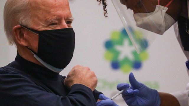 Cara Biden Percepat Vaksinasi Penduduk Dewasa AS: Bagikan Bir Secara Gratis (8425)