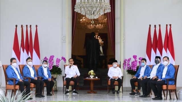 Presiden Joko Widodo didampingi Wakil Presiden Ma'ruf Amin mengumumkan menteri baru kabinet Indonesia Maju di Istana Negara, Jakarta, Selasa (22/12). Foto: Muchlis Jr/Biro Pers Sekretariat Presiden