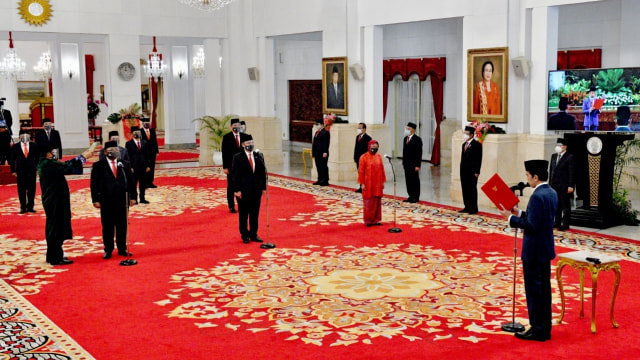 Suasana pelantikan para menteri baru di Istana Merdeka, Jakarta Rabu (23/12). Foto: Agus Suparto/Setpres