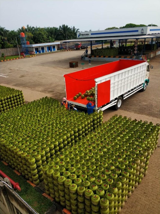 Distribusi LPG di Bangka Belitung. Foto: Pertamina