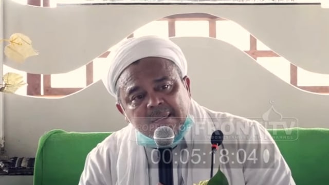 Habib Rizieq jelaskan lahan pesantren Markaz Syariah Megamendung. Foto: Front TV