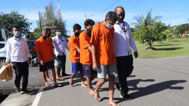 Foto: Barang Bukti dan Tersangka Kasus Curanmor di Polda Aceh (28896)