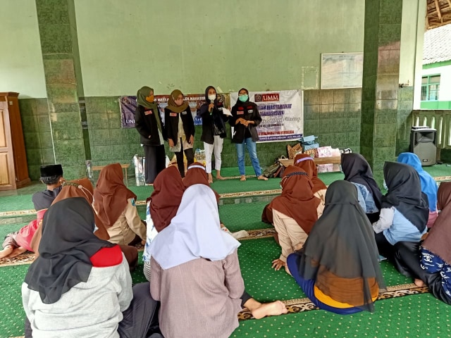 Meningkatkan Minat Belajar Anak-anak Panti Mabarrot di Tengah Pandemi Covid-19 (146743)