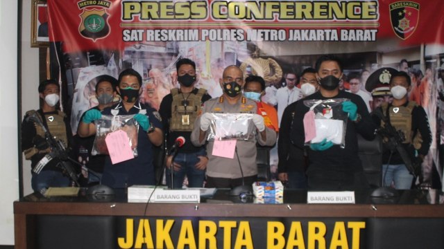 Konferensi pers kasus pemukulan sekuriti hotel terhadap seorang dokter di Hotel, Jakarta Barat. Foto: Dok. Istimewa