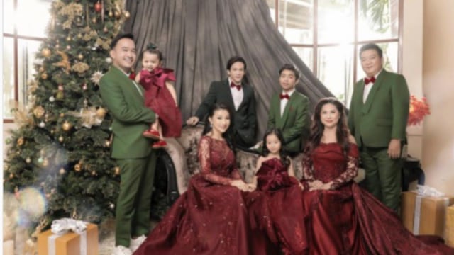 Pemotretan Natal keluarga Ruben Onsu. Foto: Instagram @ruben_onsu 