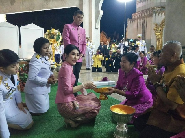 Sempat Tersangkut Skandal, Selir Raja Thailand Kembali Hadiri Acara Kerajaan (37072)