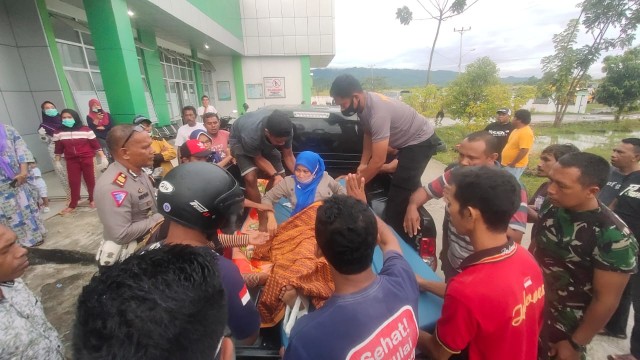 Bus Pariwisata Alami Rem Blong di Halmahera Barat, 2 Meninggal, 16 Terluka (123924)