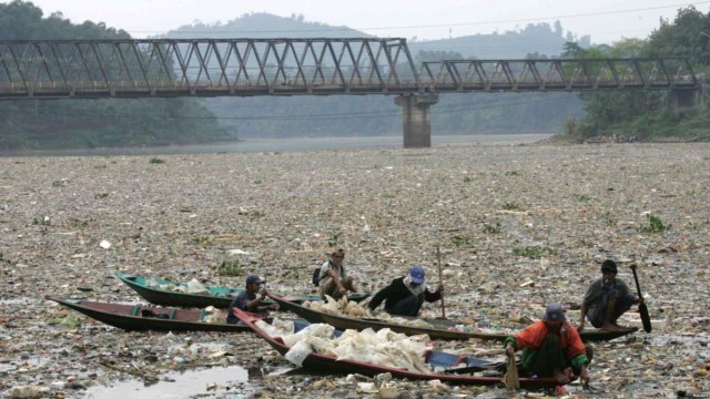 Pencemaran Sungai Citarum dan Tanggung Jawab Sosial Perusahaan (49128)