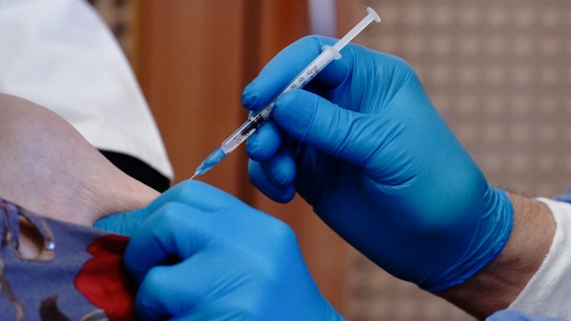 AS Akan Sumbangkan 500 Juta Dosis Vaksin Pfizer ke Hampir 100 Negara (1)
