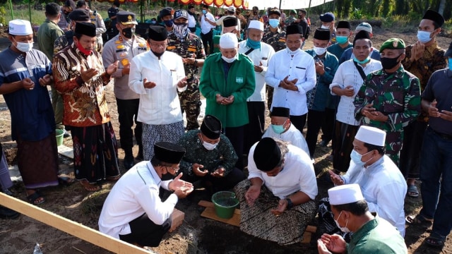Gus Hayat: Bangga, Hari Ini Kapolda Inisiasi Pembangunan 3 Pondok Pesantren (143043)
