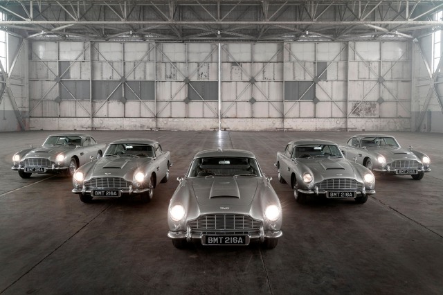 Aston Martin DB5 yang dipakai James Bond di film Goldfinger diproduksi kembali. Foto: dok. Carbuzz