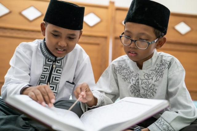 Keutamaan dan Adab Menuntut Ilmu dalam Islam - kumparan.com