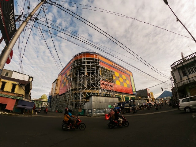 Gamalama Modern. Dulunya disebut pasar Gamalama, titik interaksi paling ramai di Ternate usai kemerdekaan Indonesia. Foto: Gustam Jambu/cermat