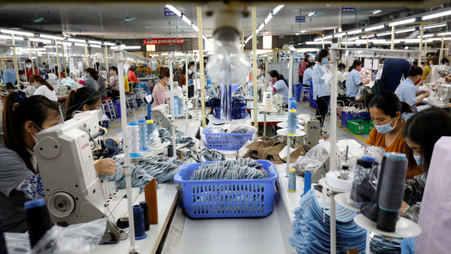 Industri ekspor sepatu Vietnam. Foto: REUTERS/Kham