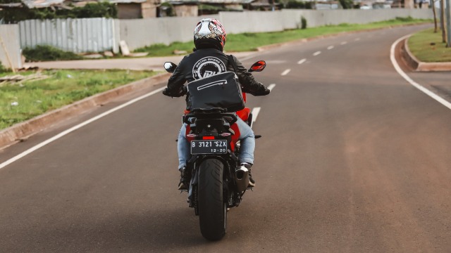 Test Ride Motor Sultan BMW S1000XR untuk Harian, Seberapa Nyaman? (140172)