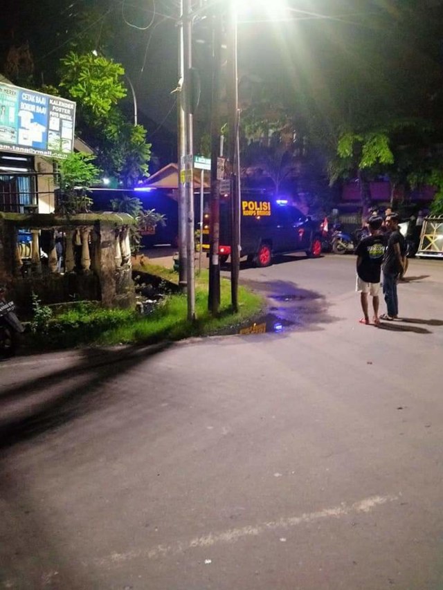 Masjid Mujahidin di Makassar Diteror Bom, Polisi Lakukan Penyisiran (45794)