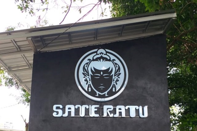 Logo Sate Ratu di lokasi baru