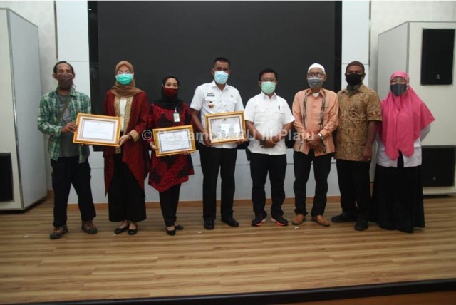 Pertamina RU III Plaju meraih penghargaan dari Wali Kota Palembang. Foto: Dok. Pertamina