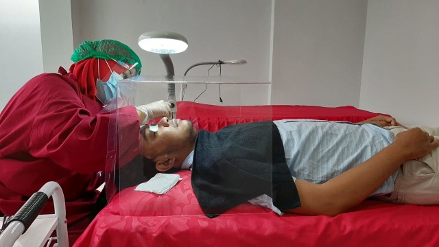 Perawatan wajah di Nabb Klinik Sukoharjo dilakukan dengan menerapkan protokol kesehatan