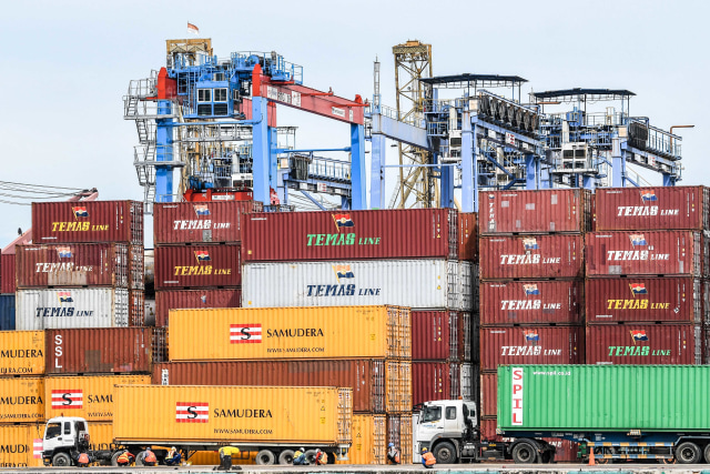 Sebuah kapal tunda bersandar di Terminal 3 Pelabuhan Tanjung Priok, Jakarta, Kamis (10/12/2020).  Foto: M RISYAL HIDAYAT/ANTARA FOTO