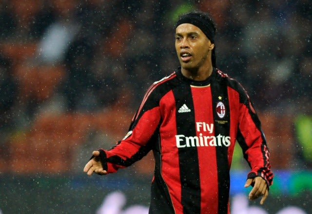 Kisah Ronaldinho: Sempat Sisa Rp 95 Ribu di Rekening, Kini Raup Rp 13 Miliar (52099)