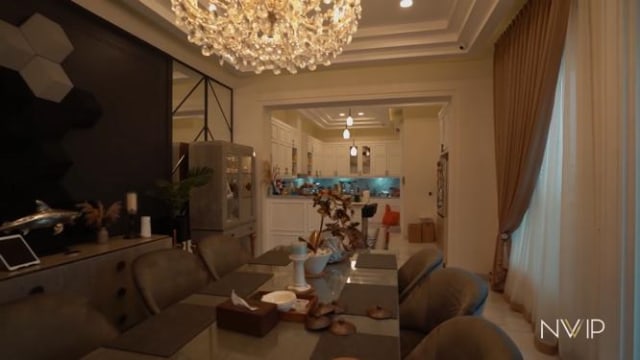 Melihat Mewahnya Rumah Jordi Onsu yang Bernuansa Klasik dan Elegan (179067)