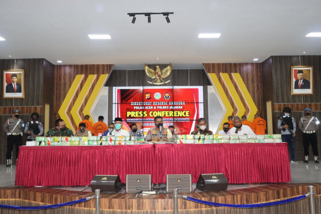 Konpers kasus sabu jaringan internasional di Aceh. Foto: Dok. Polda Aceh