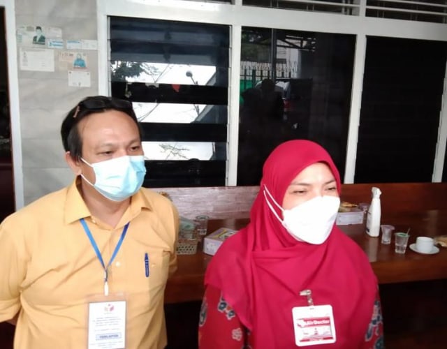 Eva Dwiana saat menggelar konferensi pers di kediamannya terkait putusan sidang Bawaslu Lampung, Rabu (6/1) | Foto : Sidik Aryono/Lampung Geh