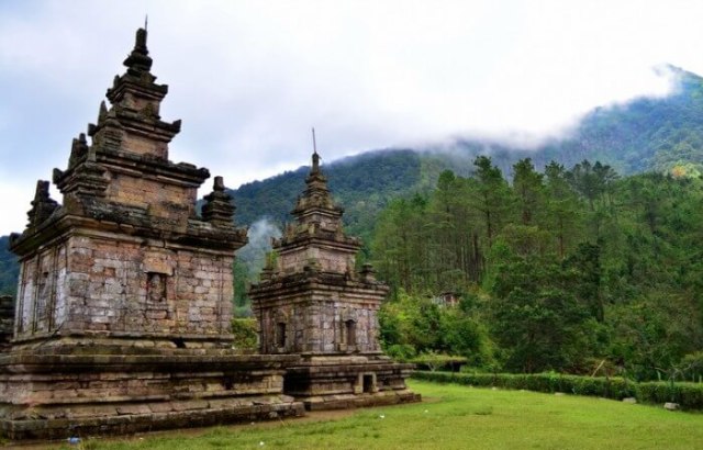 Peninggalan Kerajaan Hindu Budha di Indonesia sumber foto: Kumpulan Ilmu