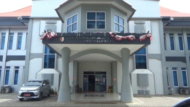 Kantor BPKD Merauke ditutup hingga 14 hari ke depan, setelah seorang pegawainya meninggal dunia akibat COVID-19. (BumiPapua.com/Abdel Syah)