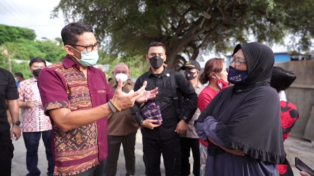 Menparekraf Sandiaga Uno saat melakukan kunjungan kerja ke Labuan Bajo, NTT. Foto: Dok. Kemenparekraf