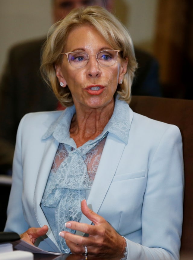 Menteri Pendidikan AS, Betsy DeVos. Foto: Leah Millis/REUTERS