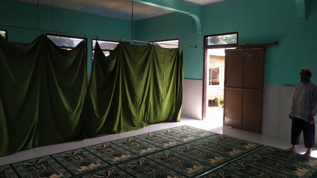 Masjid tempat deklarasi Tentara Allah di Kampung Sasak Bubur Cicalengka, Desa Mekarmukti, Kecamatan Cihampelas, Kabupaten Bandung Barat. Foto: Rachmadi Rasyad/kumparan