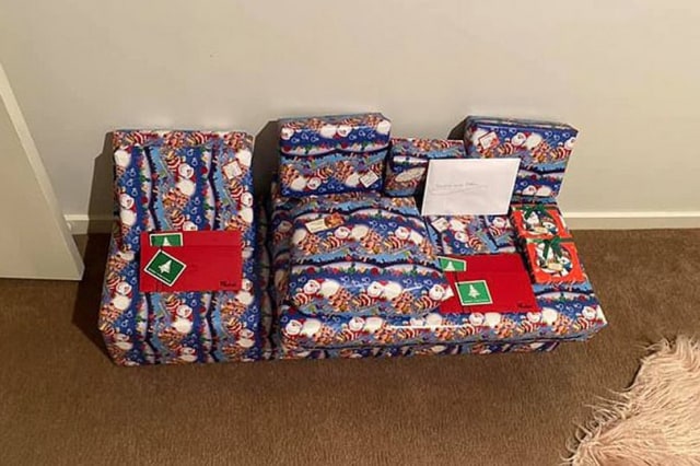 Kangen Anak dan Cucu, Wanita Ini Rela Membeli dan Menyimpan Lusinan Hadiah Natal (78926)