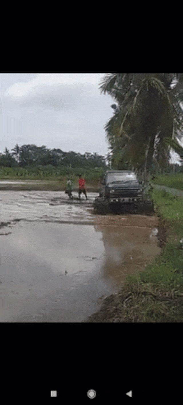Cuma di Indonesia, Daihatsu Taft Diajak Bajak Sawah! (4259)