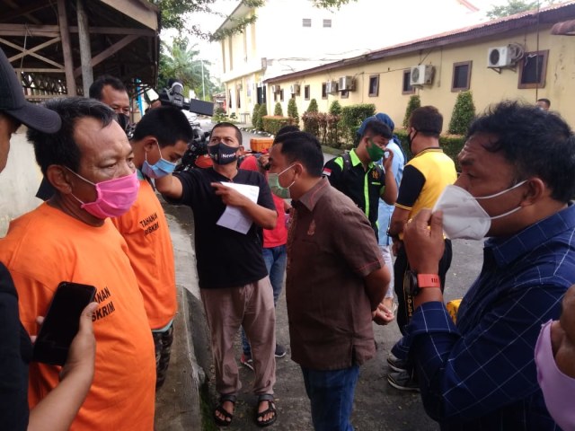 Polresta Deli Serdang ungkap kasus pencabulan yang dilakukan ayah dan kakak kandung di Deli Serdang. Foto: Dok. Istimewa