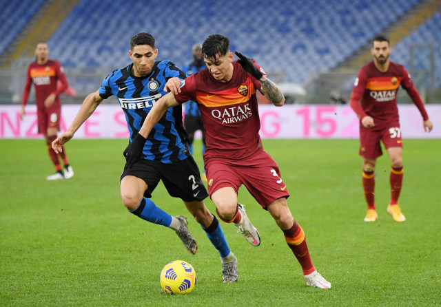 Pertandingan antara AS Roma vs Inter Milan di Stadio Olimpico, Roma, Italia. Foto: Alberto Lingria/Reuters