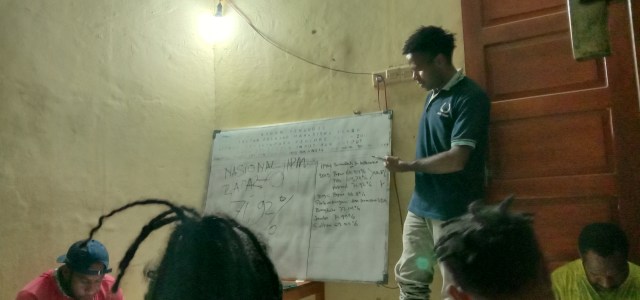 Foto Jhon Lhaurenz Tabunny, saat Diskusi Mahasiswa Papua, di Asrama Ilaga Tanah Hitam Kota jayapura - Papua