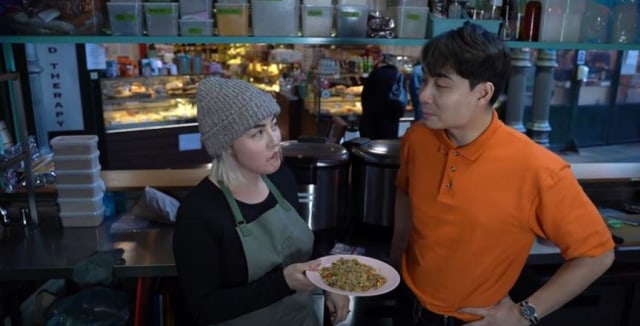 Dipuji Chef Michelin Star, Uncle Roger Ungkap Rahasia Nasi Goreng Buatannya! (439844)