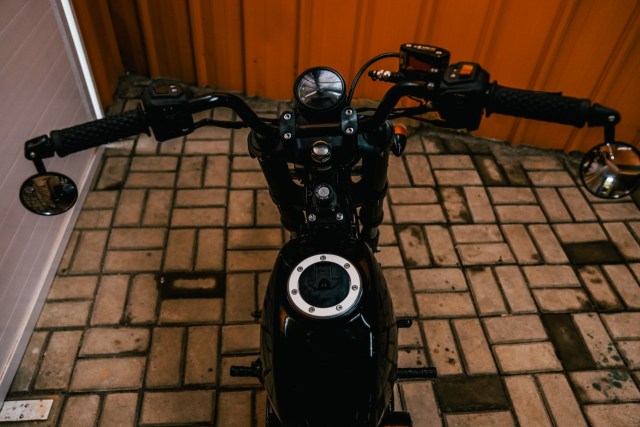 Modifikasi Motor Bebek 'Pengangkut Galon' Jadi Monkey Bobber, Segini Biayanya (25673)