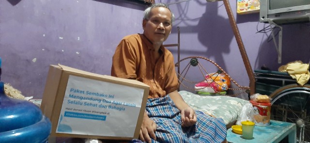 Gratis! Toko Anda Bagi-bagi Sembako untuk Para Lansia di Jakarta Timur. (267685)
