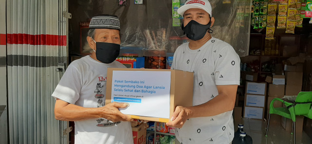 Gratis! Toko Anda Bagi-bagi Sembako untuk Para Lansia di Jakarta Timur. (267686)
