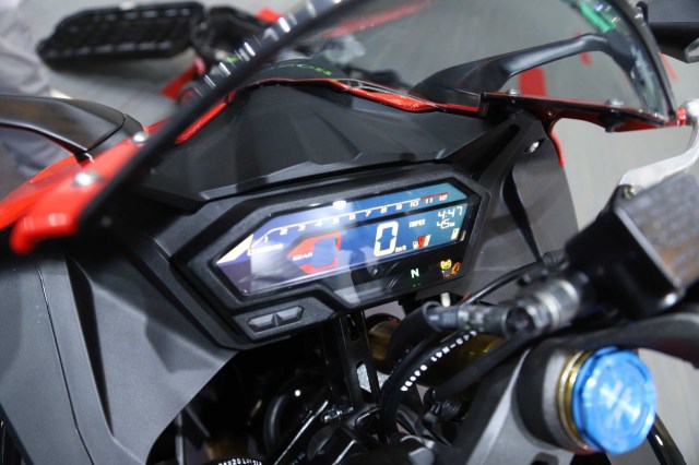 Mengapa AHM Bikin Desain CBR150R Mirip CBR250RR? (21992)